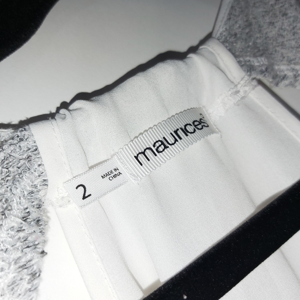 Maurice Grey and White,3 quarter sleeve. - Picture 3 of 3